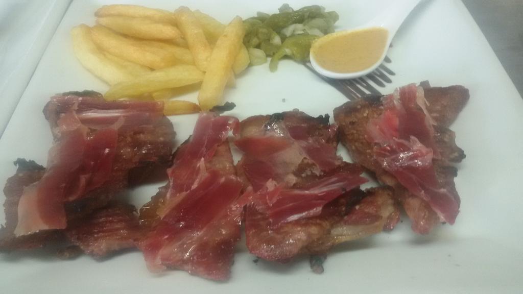 Hotel Restaurante Calderon Arcos de la Frontera Esterno foto